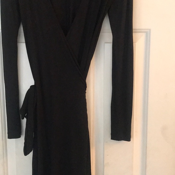 EXCELLENT CONDITION BLACK BANANA REPUBLIC WRAP - Picture 2 of 4